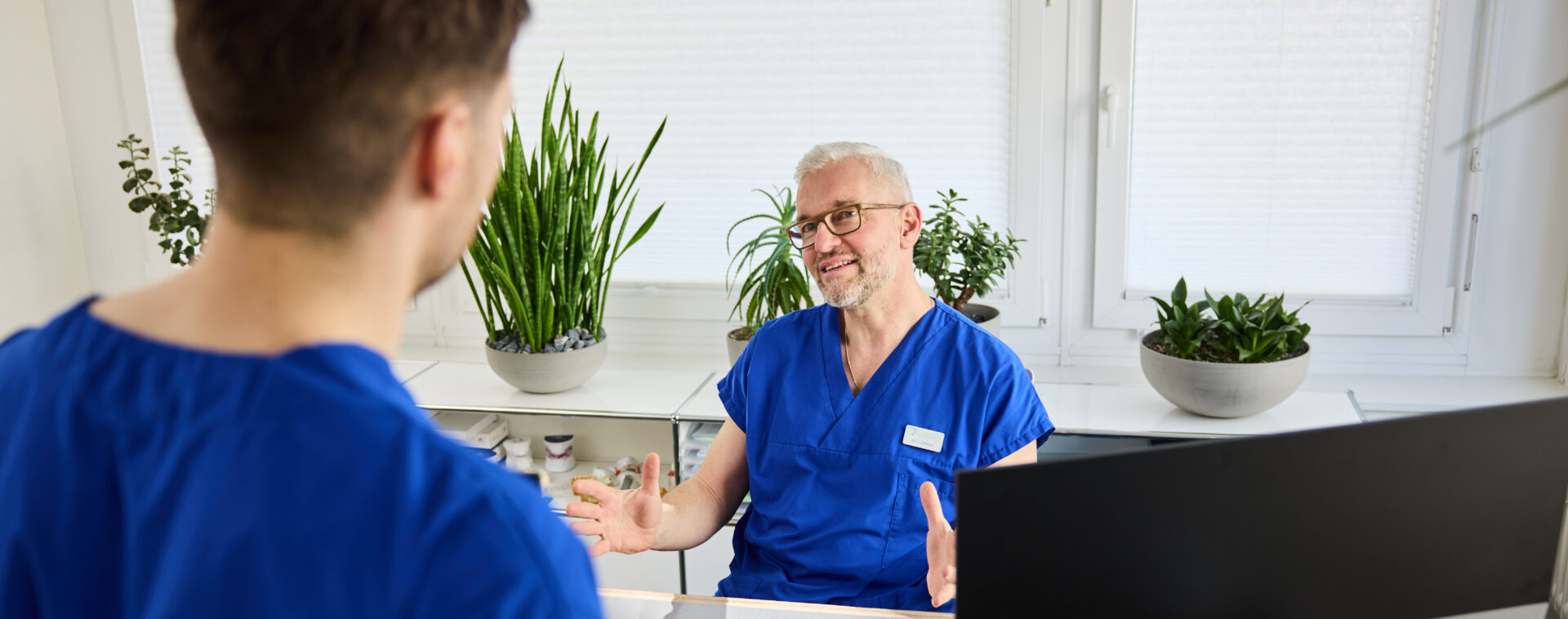 Das Team der Praxis PD Dr. med. Dr. med. dent. Heinz-Theo Lübbers in Winterthur verfügt über breite Kompetenzen im Bereich der Oralchirurgie und Mund-, Kiefer- und Gesichtschirurgie.